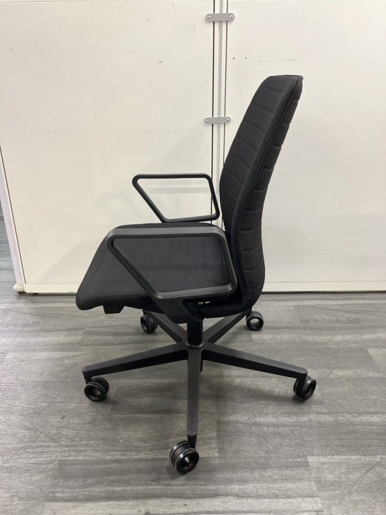 固定肘付ファブレチェア C01