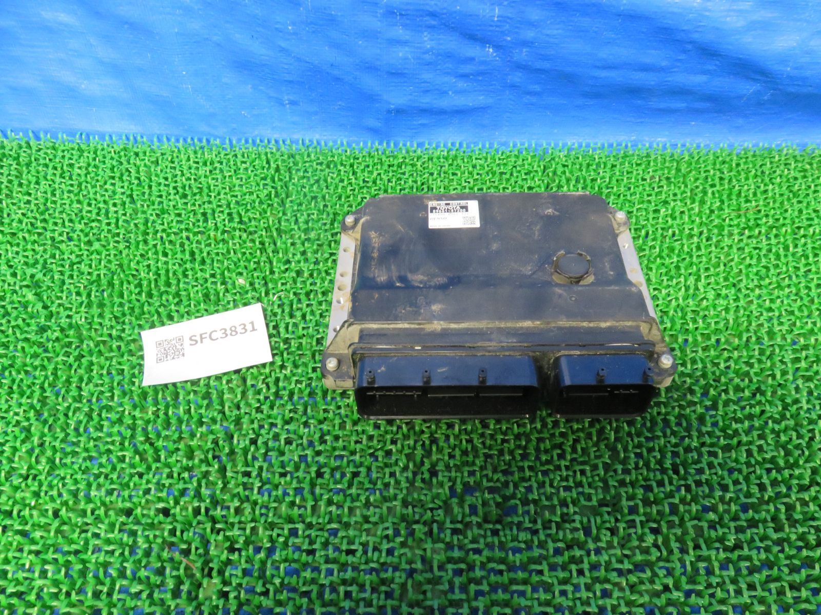 ★SFC3831/動作OK トヨタ ZVW30 プリウス 後期 エンジンコンピュータ エンジンコントロールユニット/純正 89661-47200 ※稼働車外し