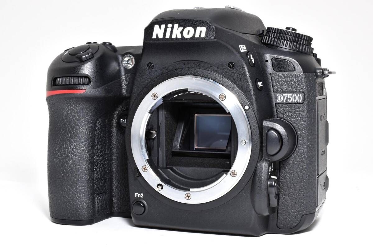 ニコン Nikon D 7500 ボディ 2088万画素 ≪S数11 000回≫ APS C 1894