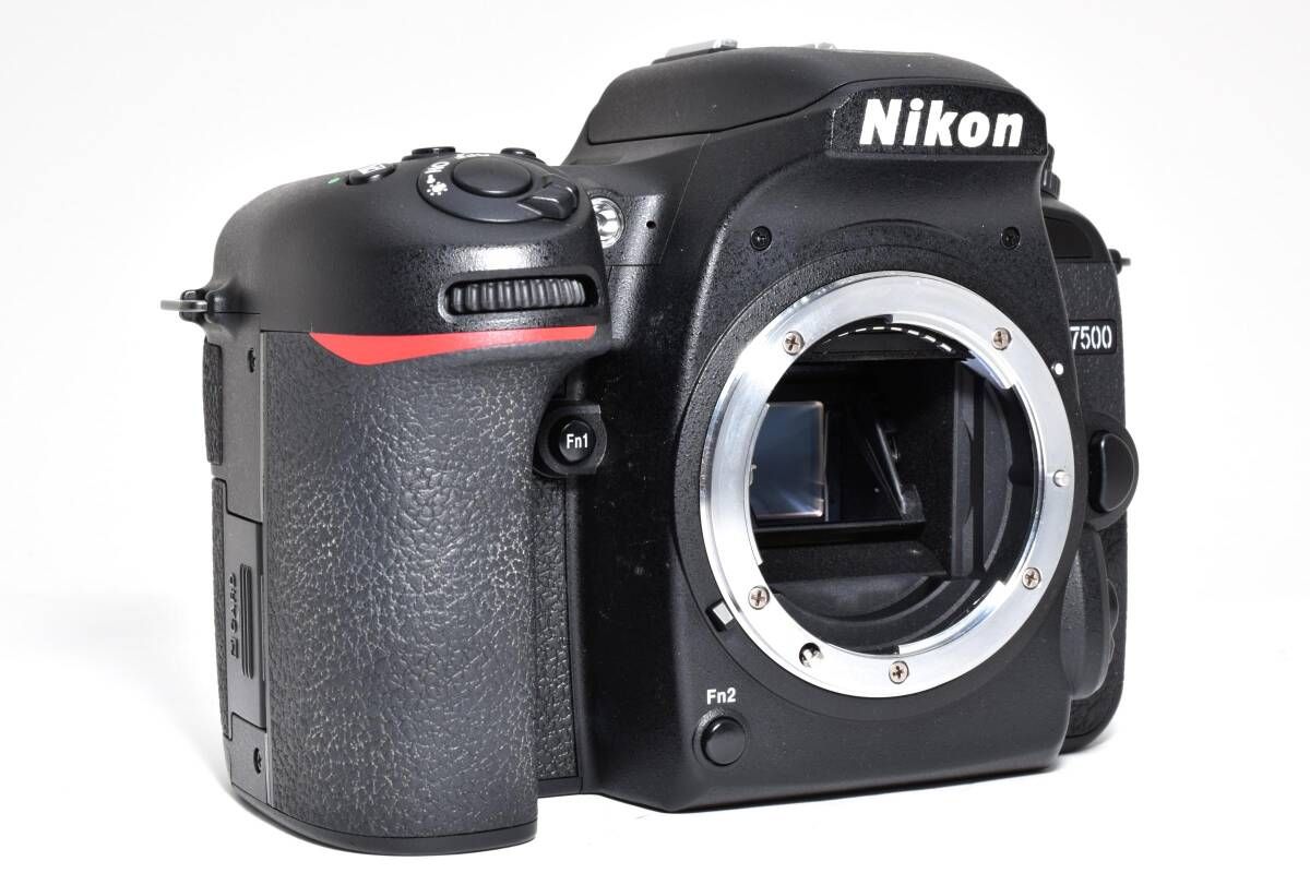  ニコン Nikon D 7500 ボディ 2088万画素 ≪S数11 000回≫ APS-C 1894 デジタル一眼レフ デジタルカメラ
