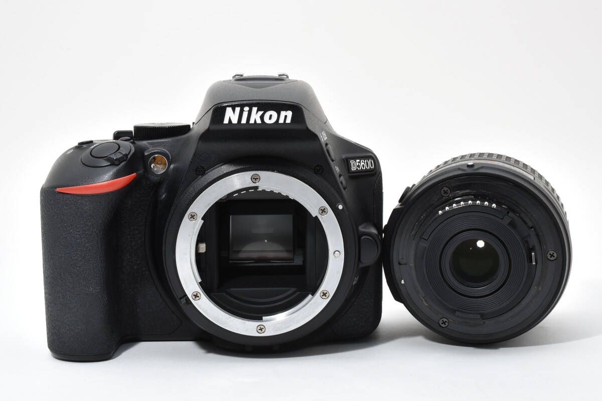 ニコン Nikon D 5600 ≪S数7 900回≫ レンズセット AF S DX 18 55 mm F 3 5 6 G VR II 1926