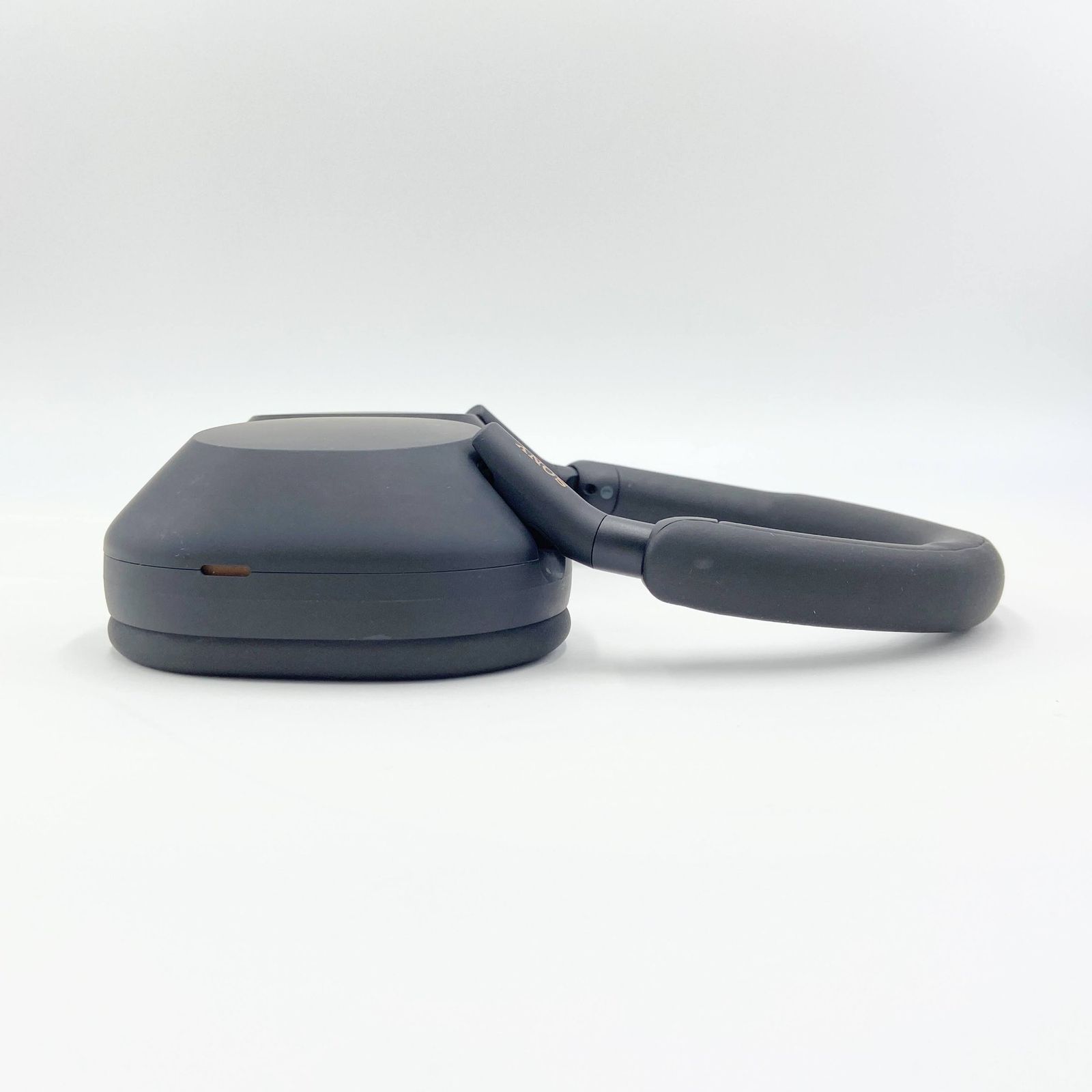 ノイズキャンセリングヘッドホン