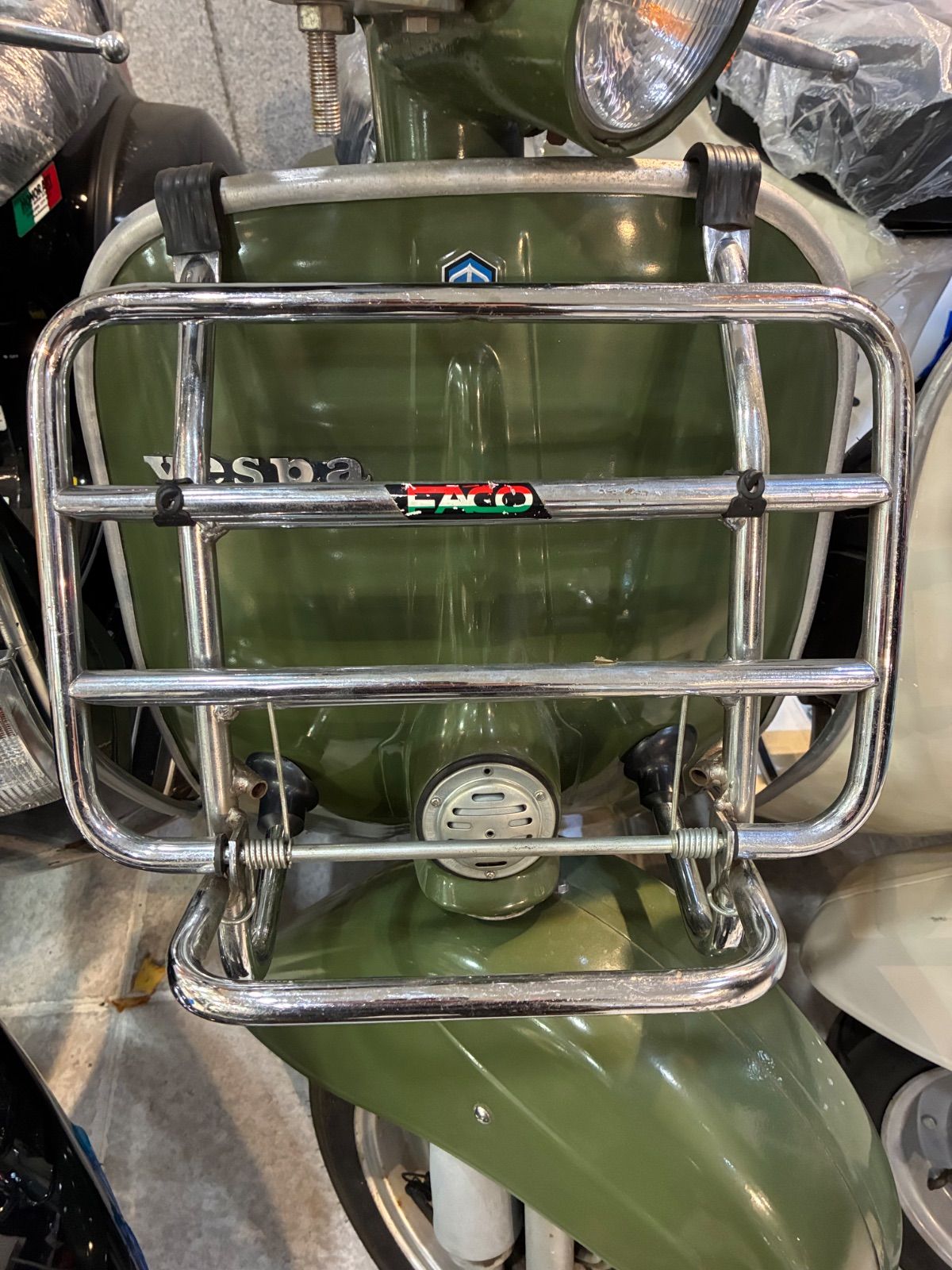 フロントキャリア メッキ Vespa PX/P, LML, 50/ET3 バックレストリア 