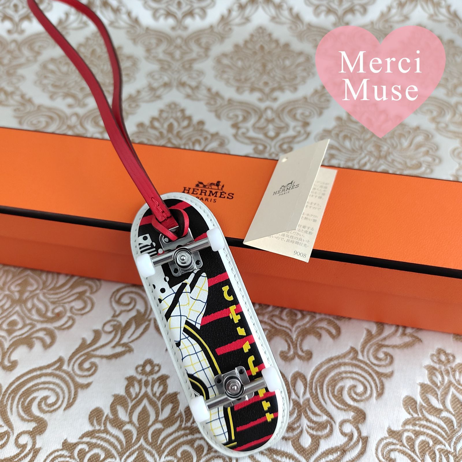 ❤未使用品❤フィンガースケートボードチャーム エルメス スケボー車輪