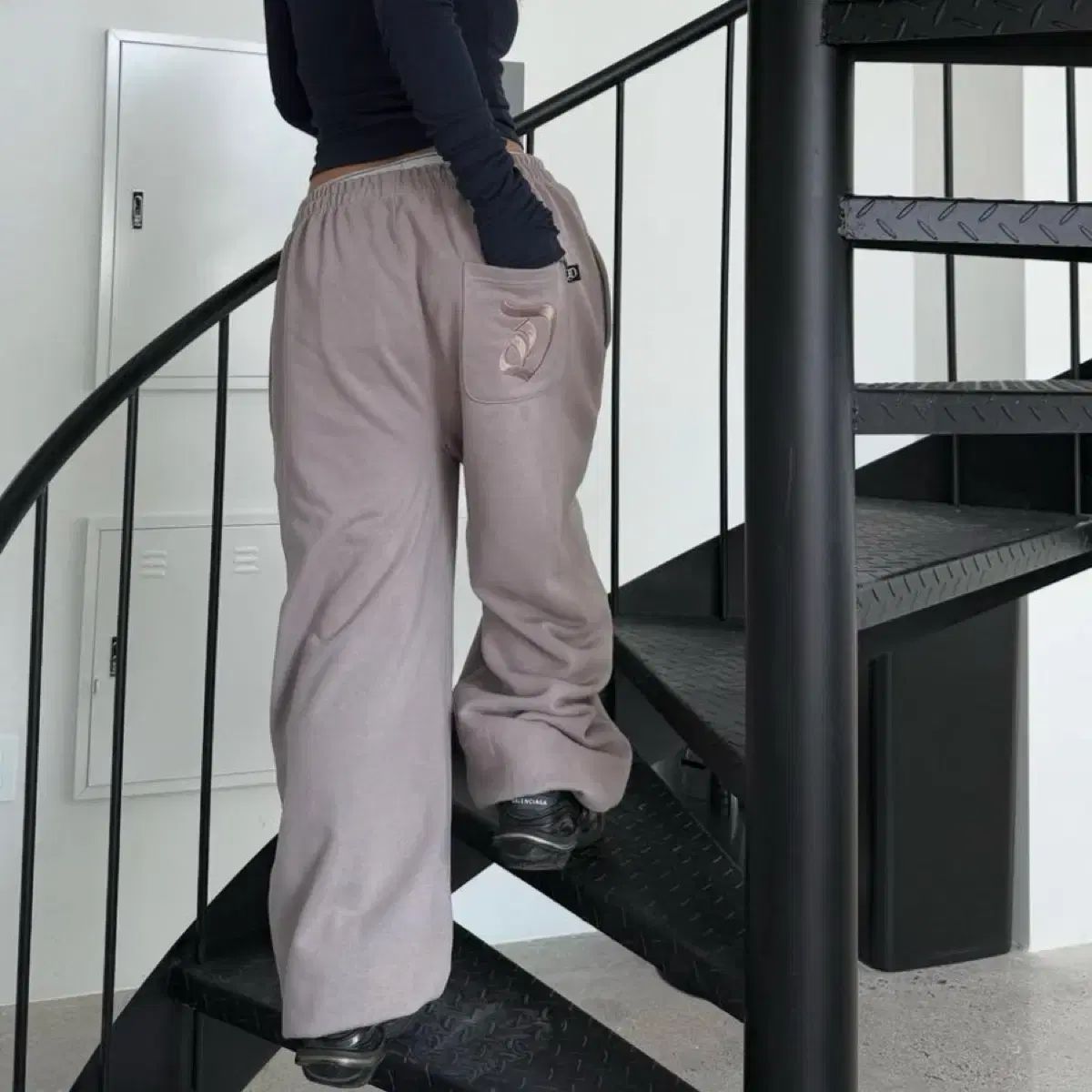 オドア モリー ジョガー モカ 1 サイズ