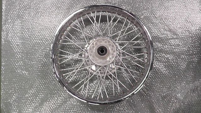 シャドウスラッシャー400 NC 40 の フロントホイール