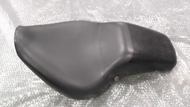 シャドウスラッシャー400 NC 40 1720 xxx の シート