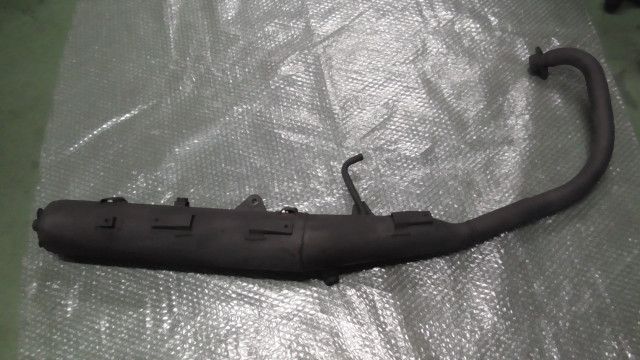 YBR 125 xxx の マフラー