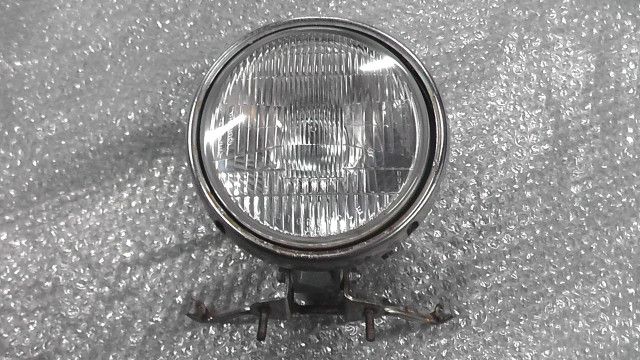 シャドウスラッシャー400 NC 40 1720 xxx の ヘッドライト 錆