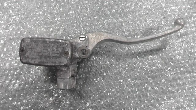 シャドウスラッシャー400 NC 40 の マスターシリンダー M 10