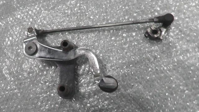 シャドウスラッシャー400 NC 40 の チェンジペダル