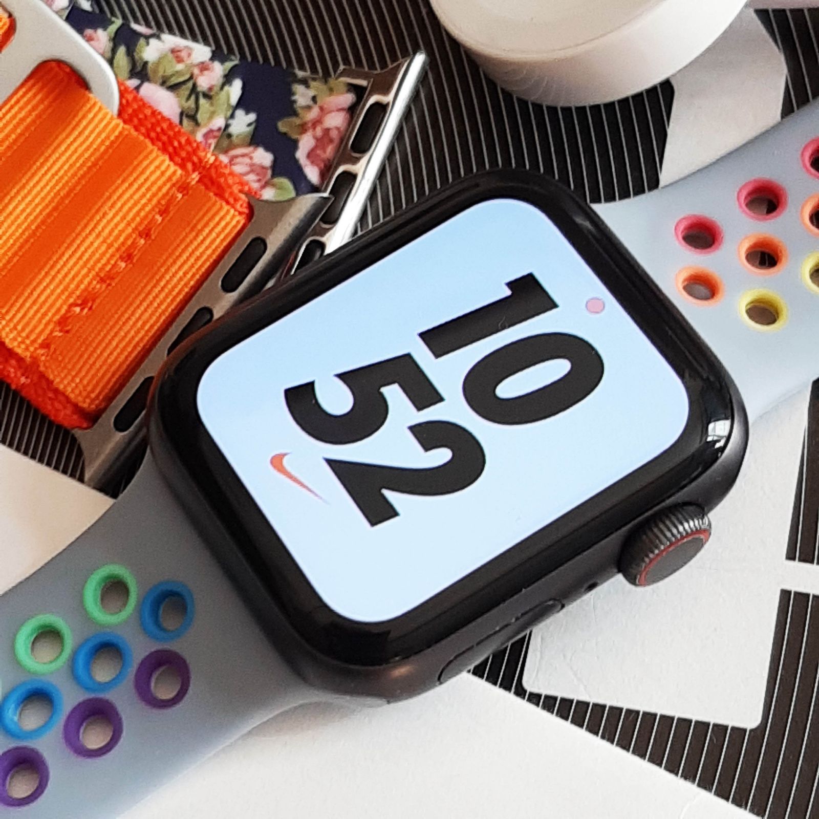 SE 40 mm GPS アップルウォッチ Apple Watch TNN 02