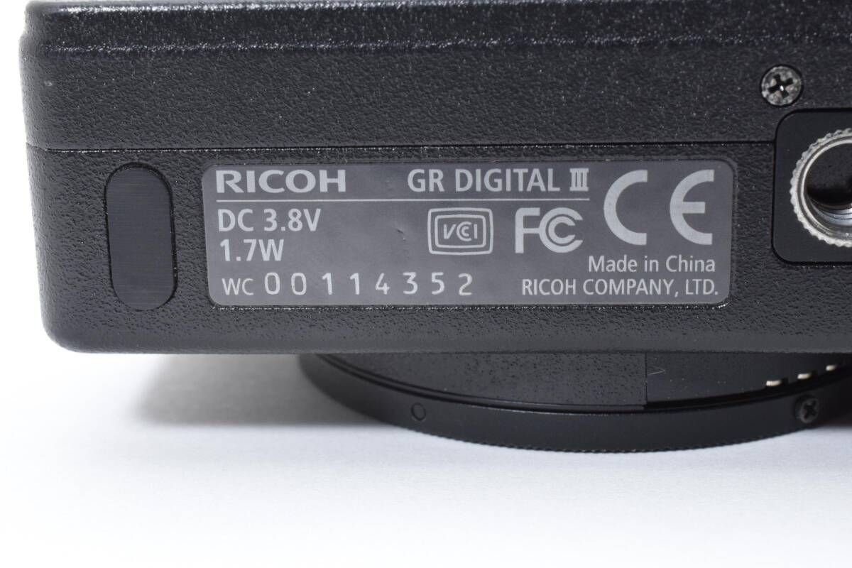 □ ほぼ新品 □ リコー RICOH GR DIGITAL III ≪S数550回≫ 1929 □ ほぼ新品 □ リコー RICOH GR DIGITAL III ≪S数550回≫ 1929