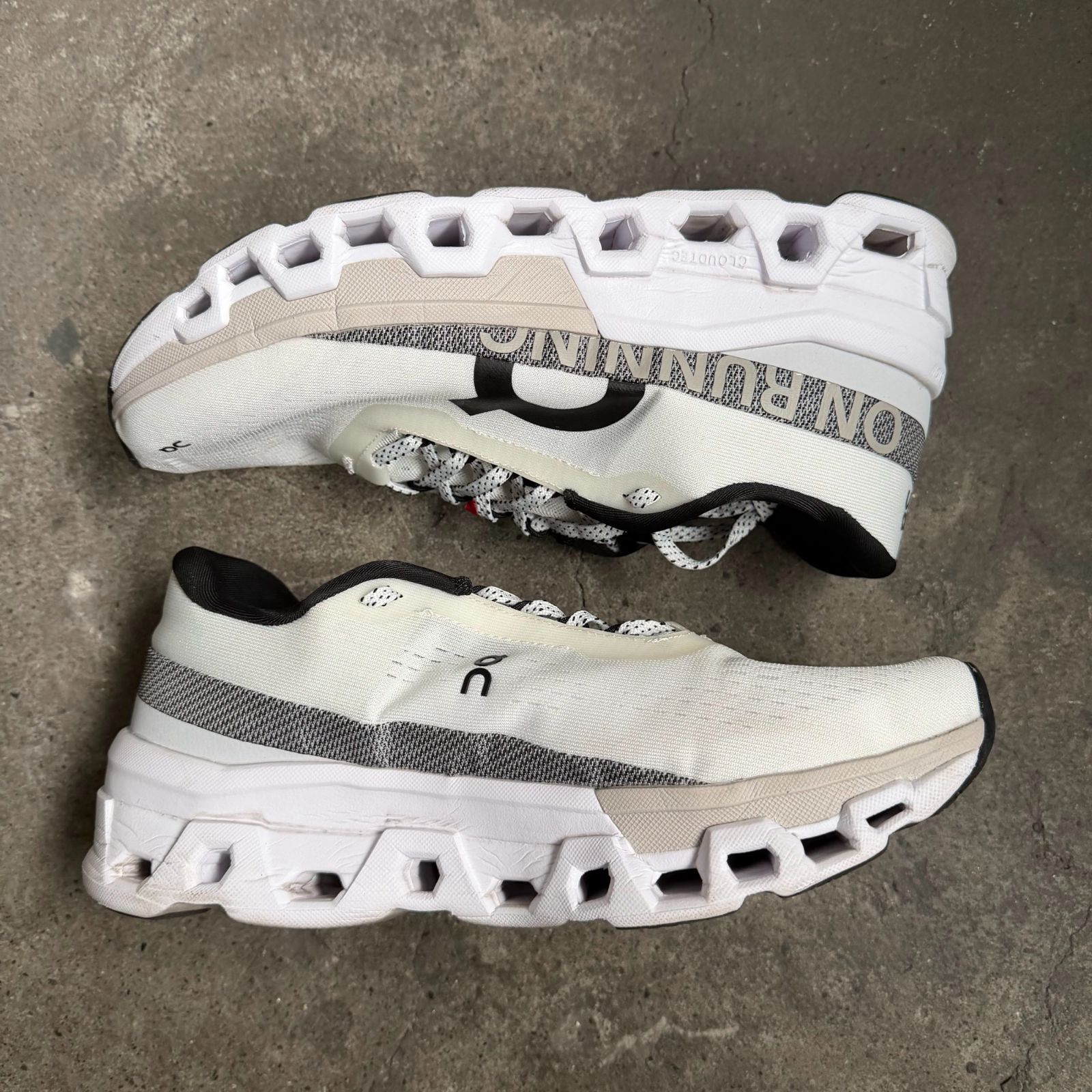 On Cloudmonster 2 ランニング Undyed Frost 26.5cm オン クラウド 
