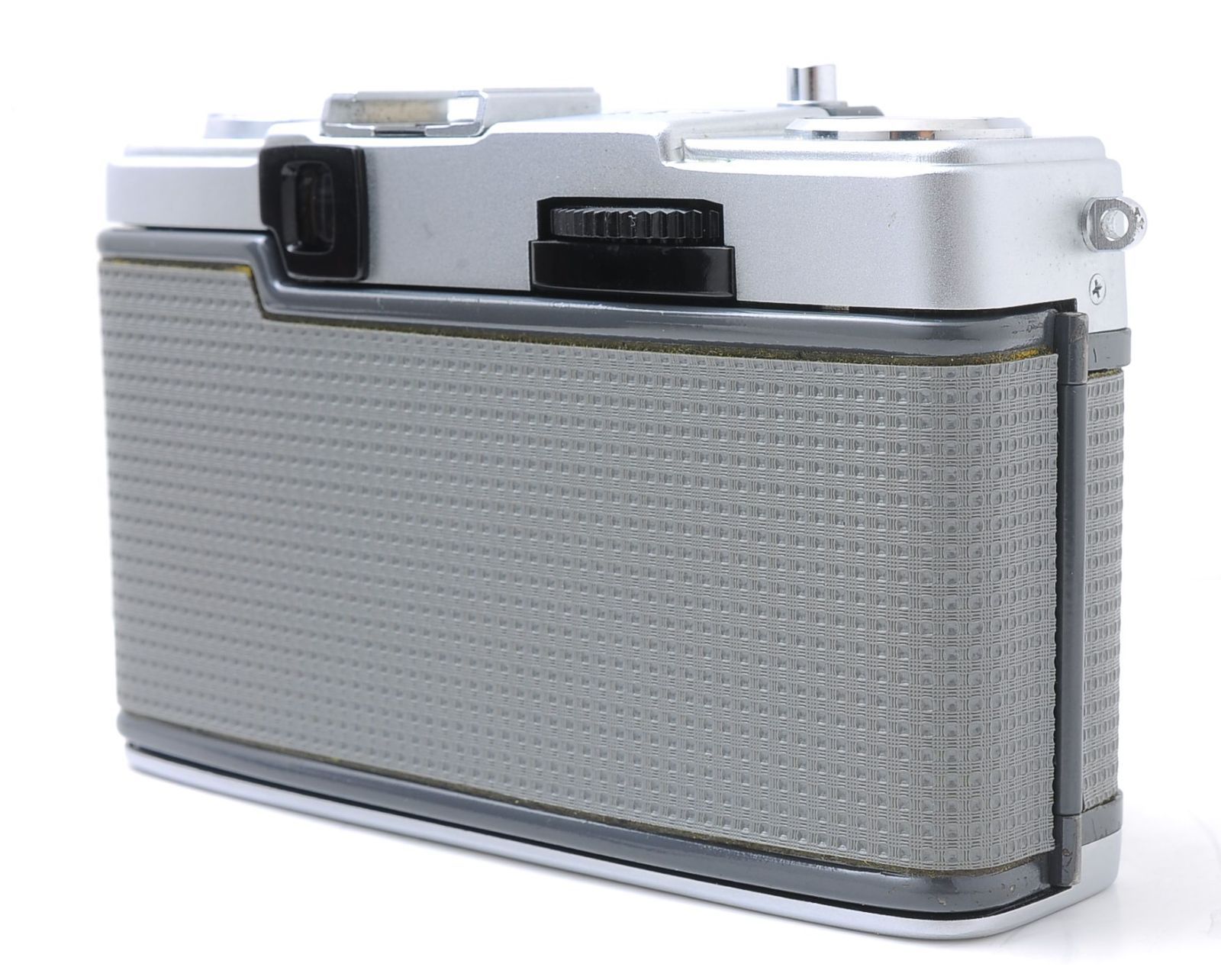 電池不要の ハーフサイズフィルムカメラ