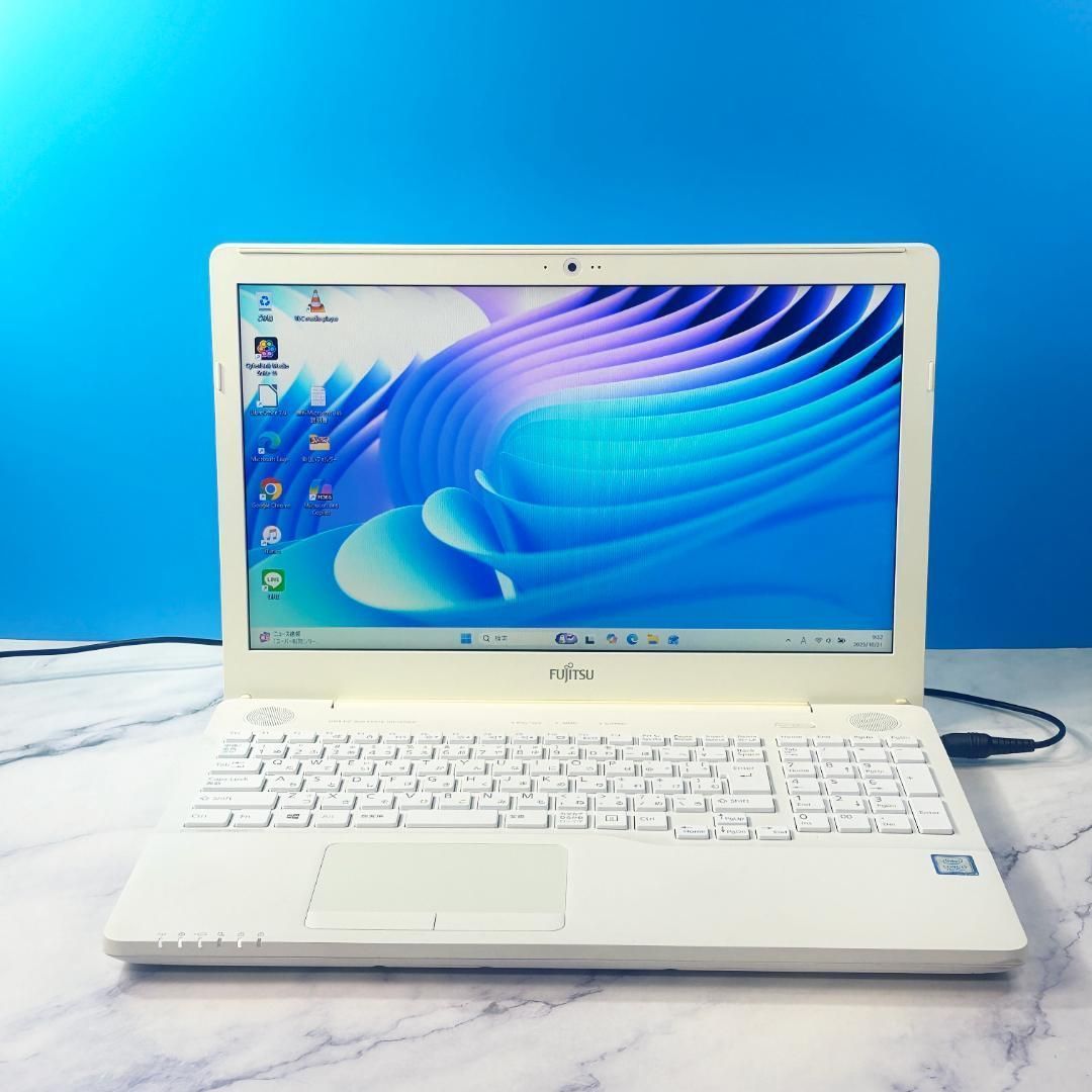 Corei7・16GB・SSD・DVDマルチ・Windows11・ホワイトノートパソコン