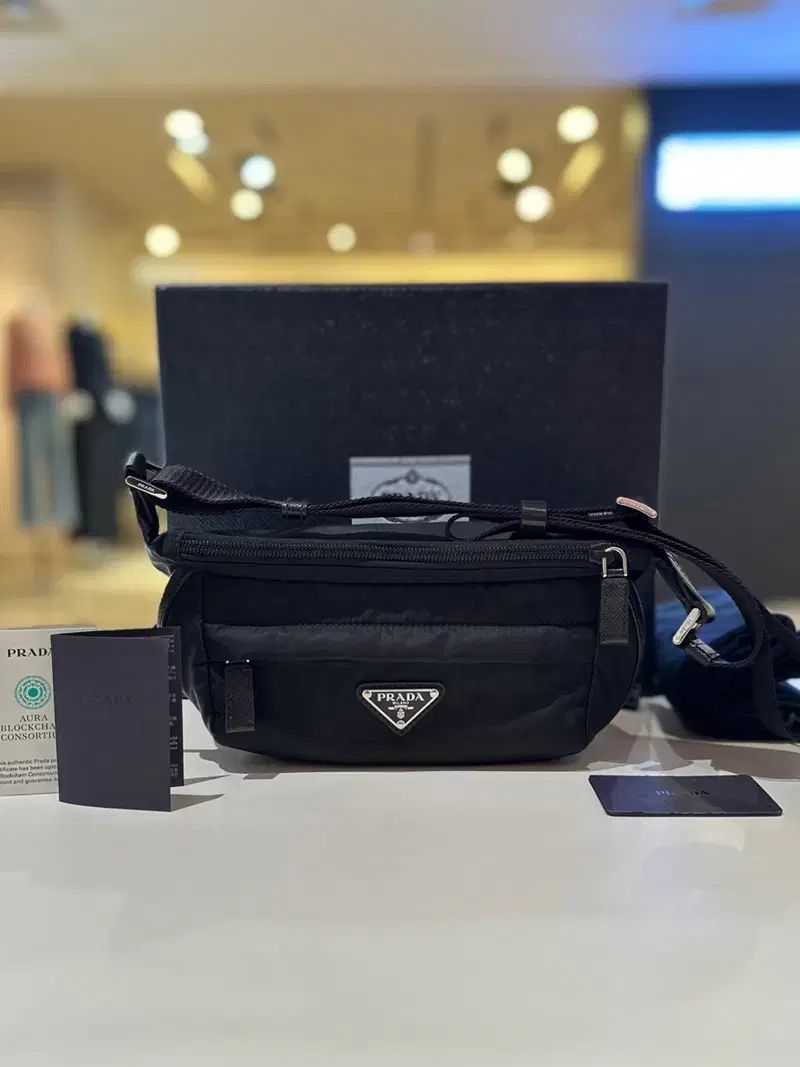 プラダ リナイロン サフィアーノ クロスバック 25年 製品 2 VH 171