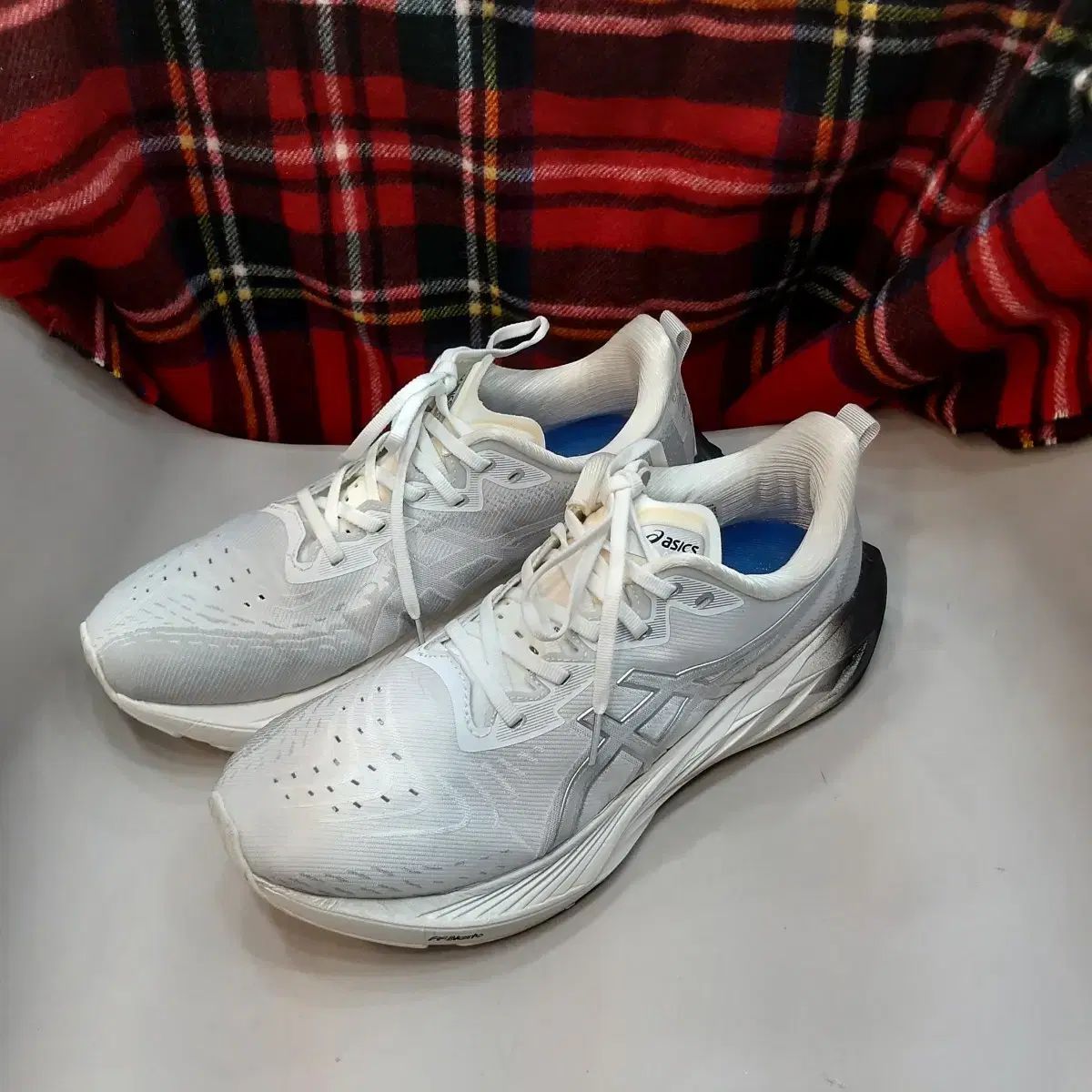 アシックス NOYAB LAST 4 ピュアシルバー