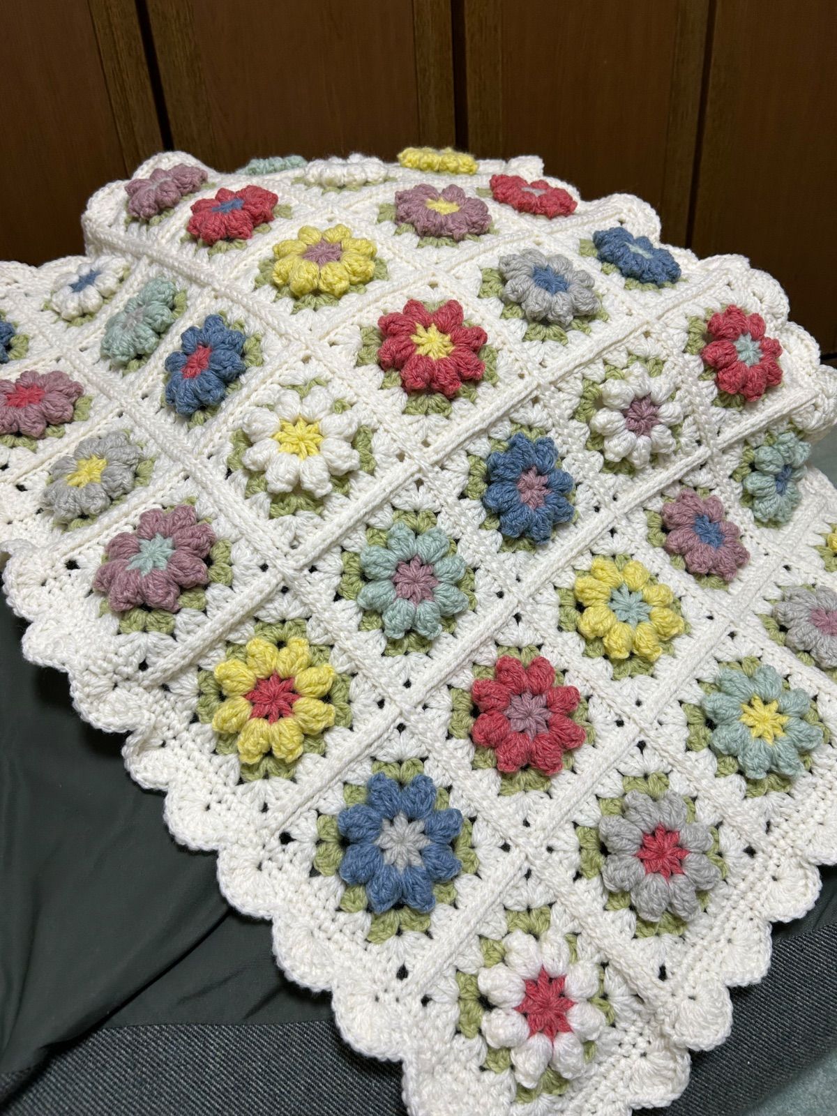 ぷっくりお花 マルチカバー ミニブランケット 膝掛け モチーフ編み