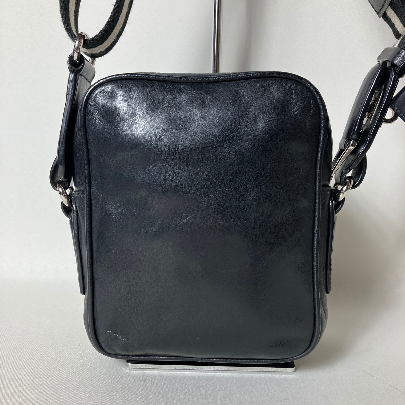 2511-180｜ ｜バリー ショルダーバッグ レザー ブラック モックネック 口コミ多数