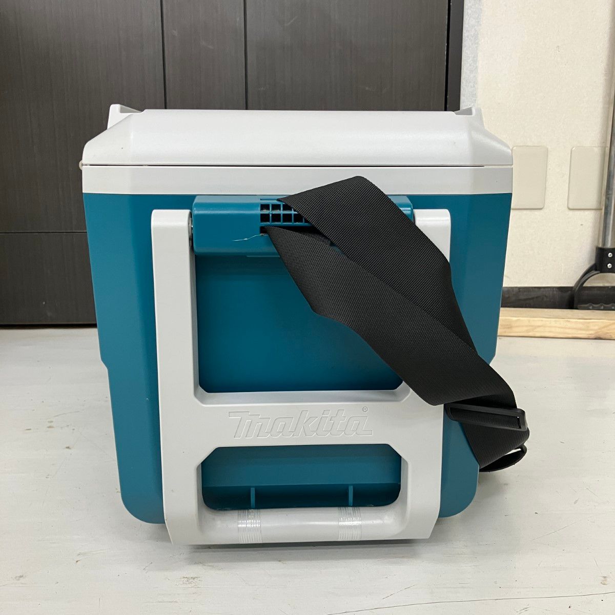 ЗЗMAKITA マキタ 18v 20L 充電式保冷温庫 アダプタ付 ※バッテリー