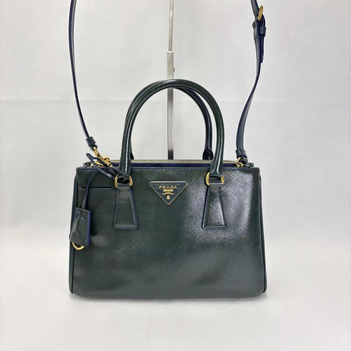 パピス ギャラリー サフィアーノ パテント Mサイズ グリーン ネイビー