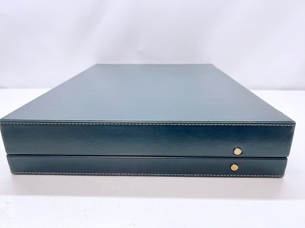 アタッシュケース