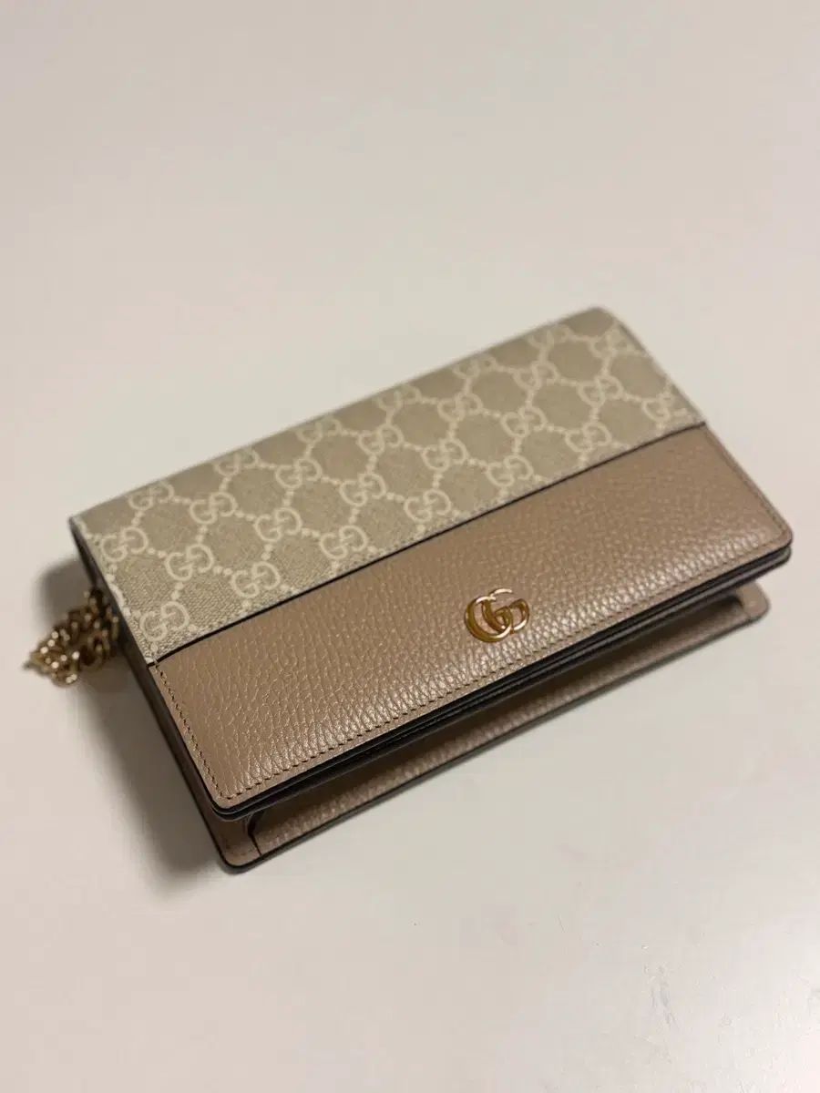 グッチ GG マーモント チェーン ウォレット ベージュ