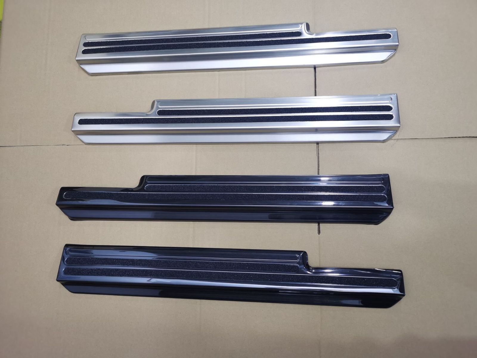 スズキJimny JB 64 74 ドアスカッフプレート 滑り止め付 選択可