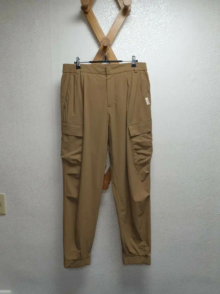 남32 34 23年 ワック WACC ゴルフ ストレッチ カーゴジョガーパンツ キャメル