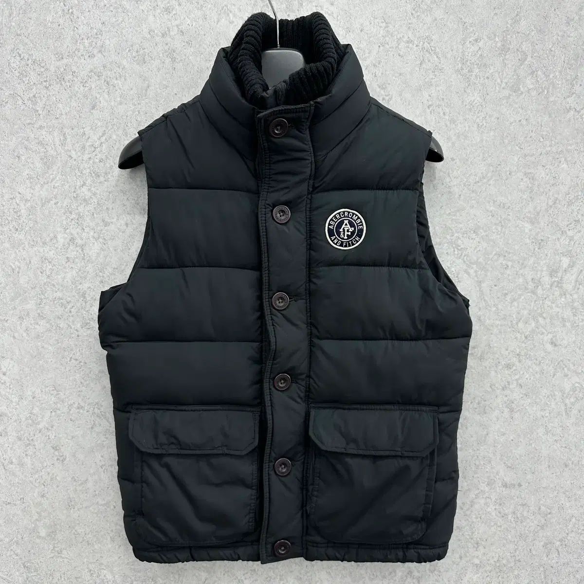 90 Abercrombie メンズ ウェルロン ダウンベスト