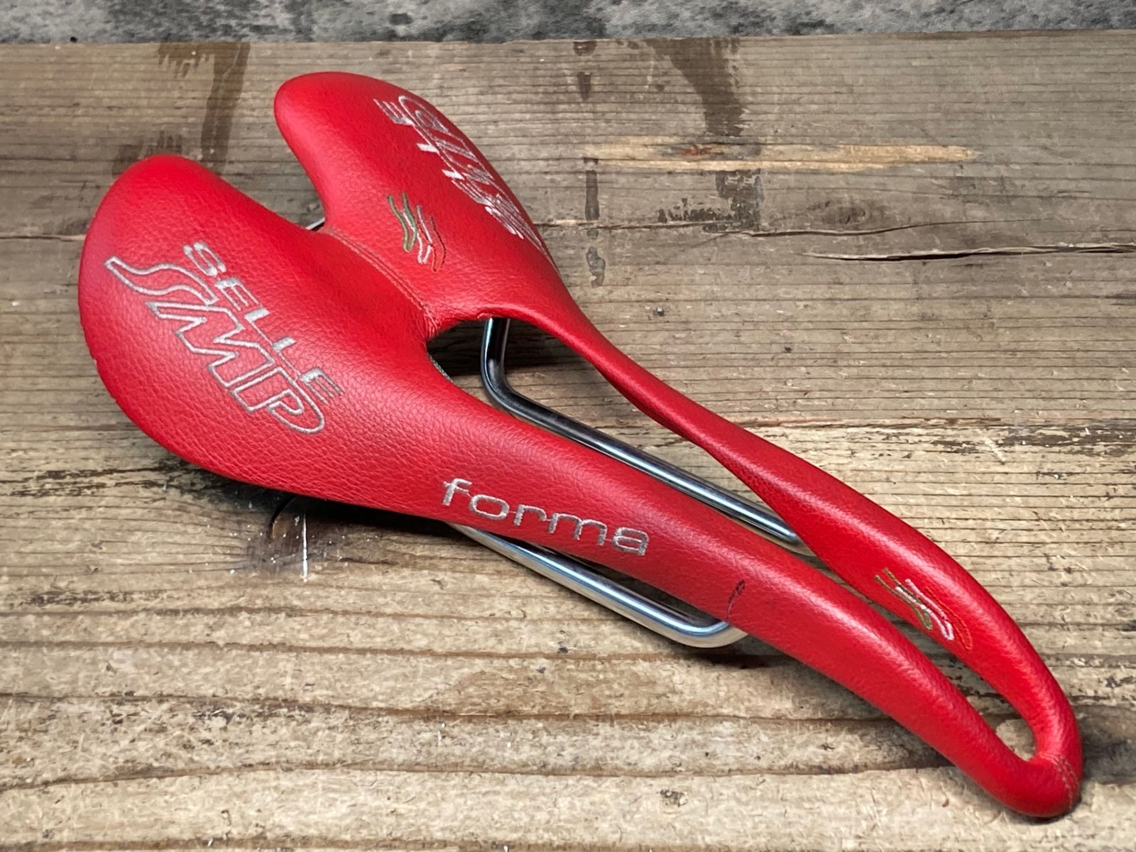 JP186 SELLE SMP forma サドル 赤 inox tube 136mm - メルカリ