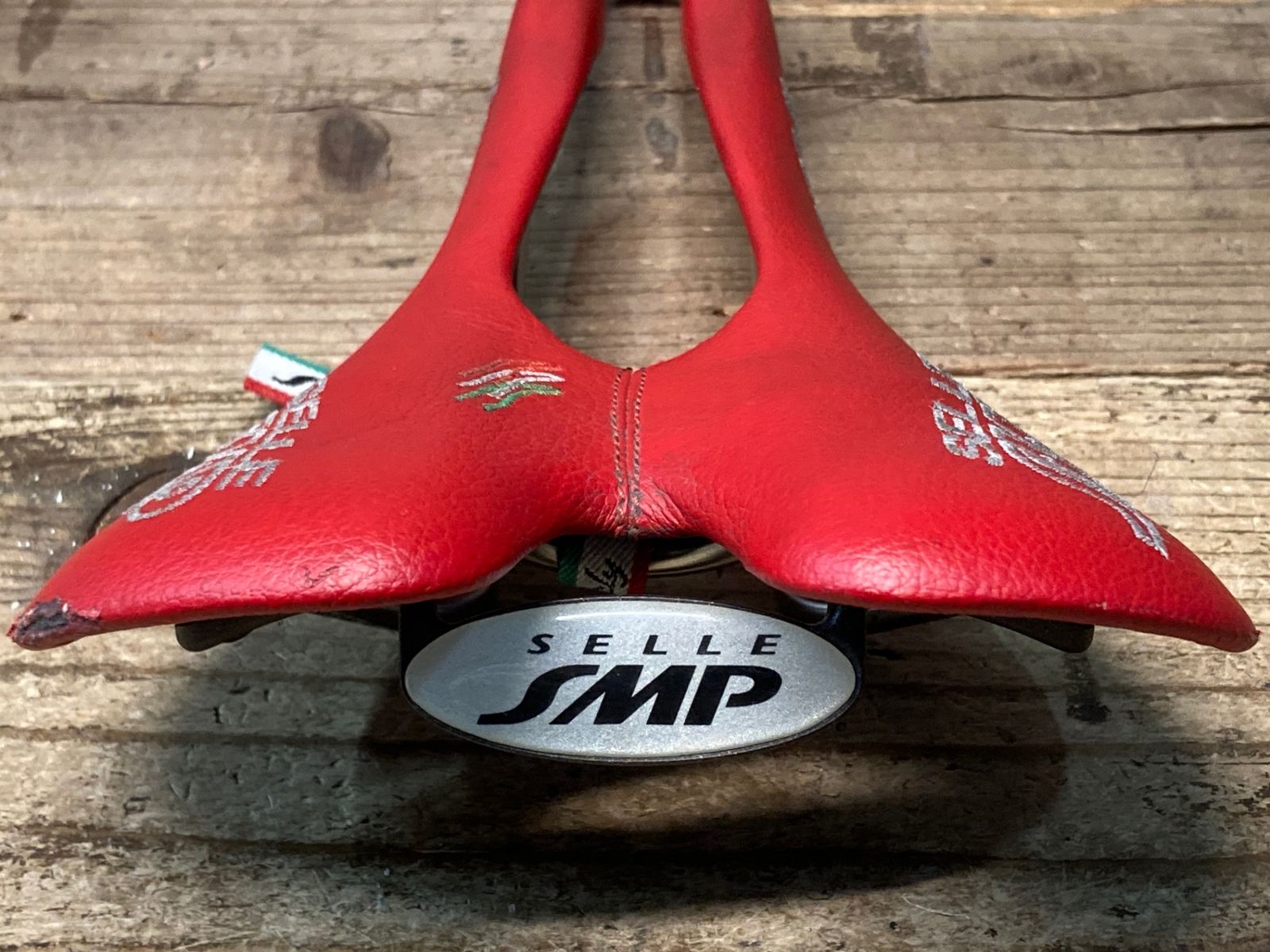 JP186 SELLE SMP forma サドル 赤 inox tube 136mm - メルカリ