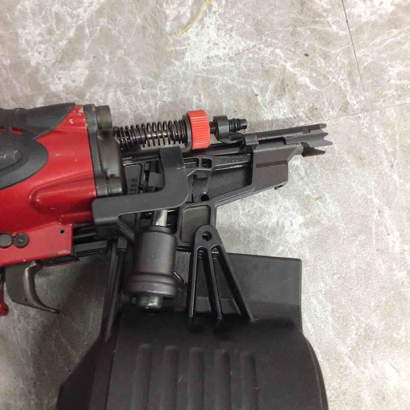 高圧エア釘打ち機