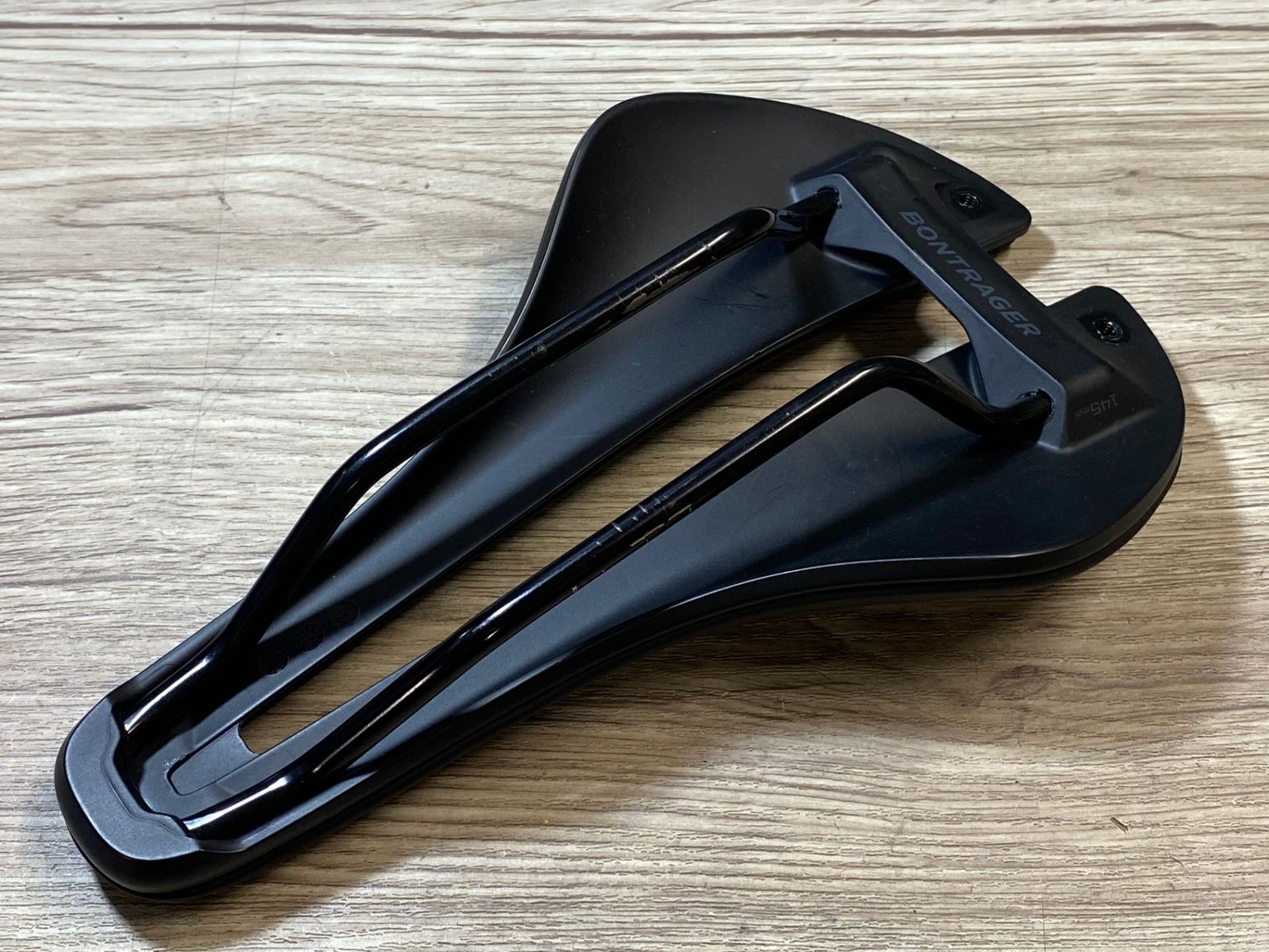 JQ112 ボントレガー BONTRAGER アイオロス エリート AEOLUS ELITE