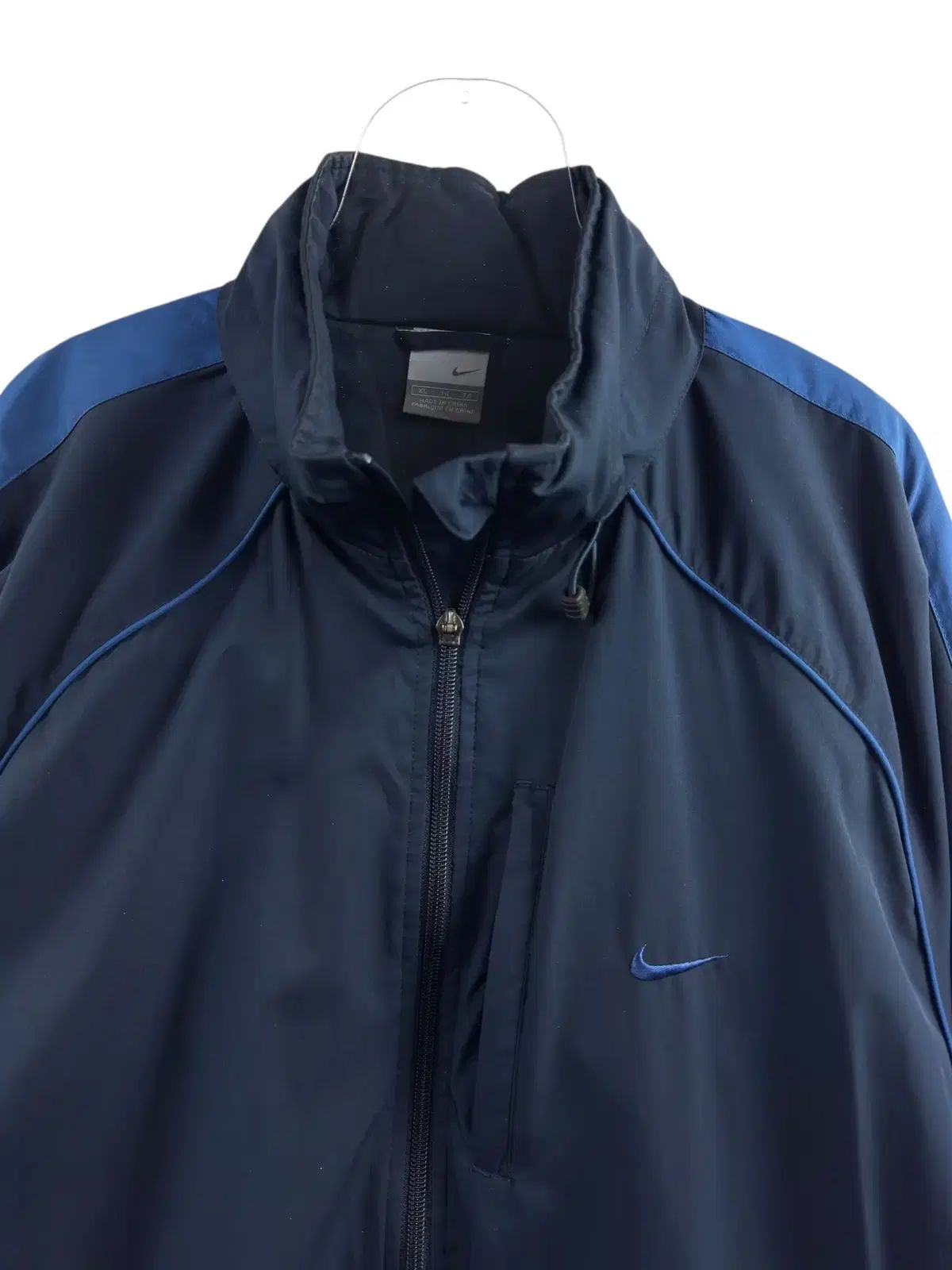 ナイキ ネイビーブルー ウィンドブレーカー 1493 - メルカリ