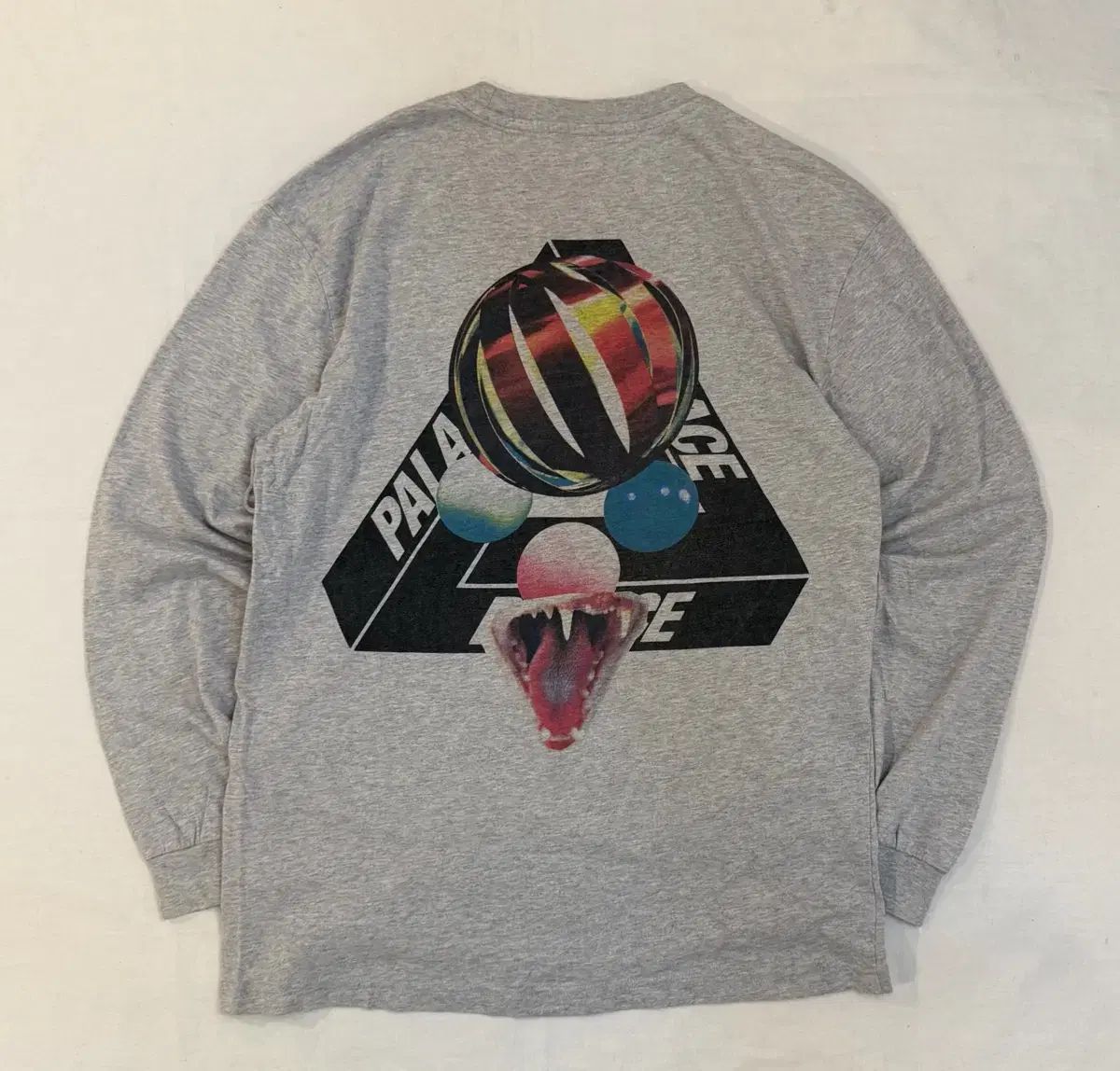 PALACE センス トライパーグ ロングスリーブ Tシャツ グレー 【公式通販】