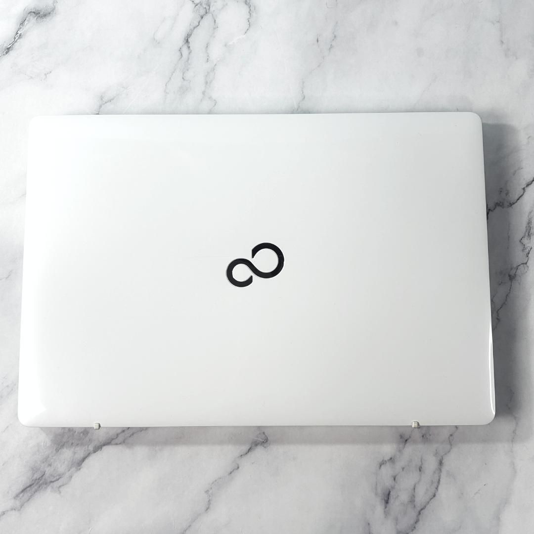 Corei7・16GB・SSD・DVDマルチ・Windows11・ホワイトノートパソコン