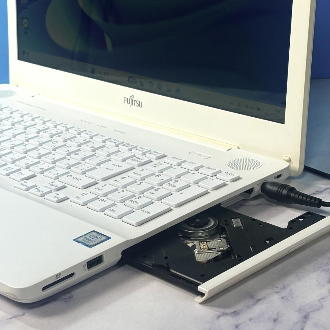 Corei7・16GB・SSD・DVDマルチ・Windows11・ホワイトノートパソコン