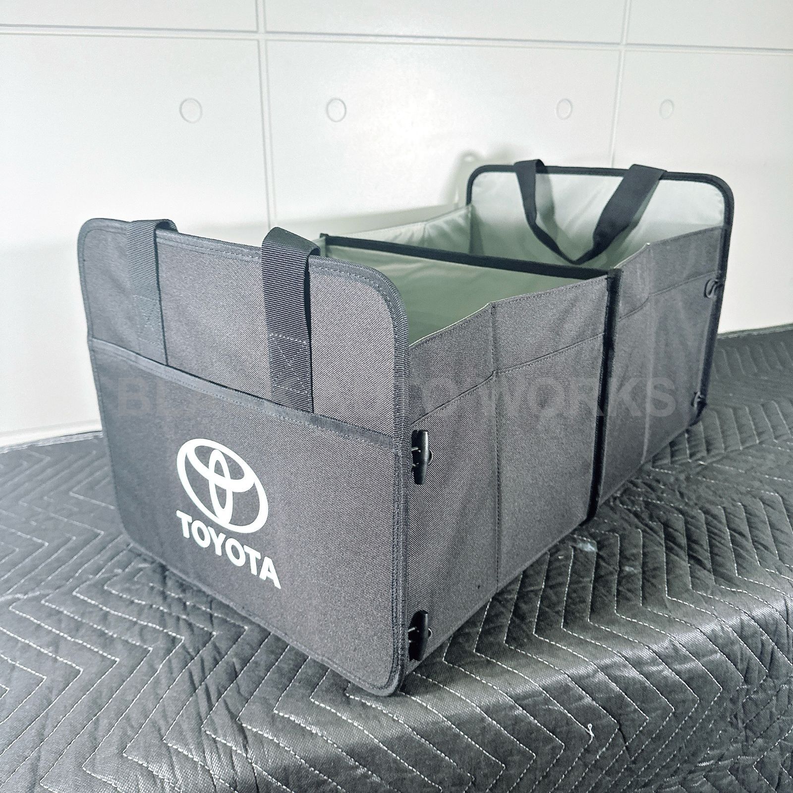 オーストラリアトヨタ純正】カーゴ ボックス 荷台 収納 ケース バック