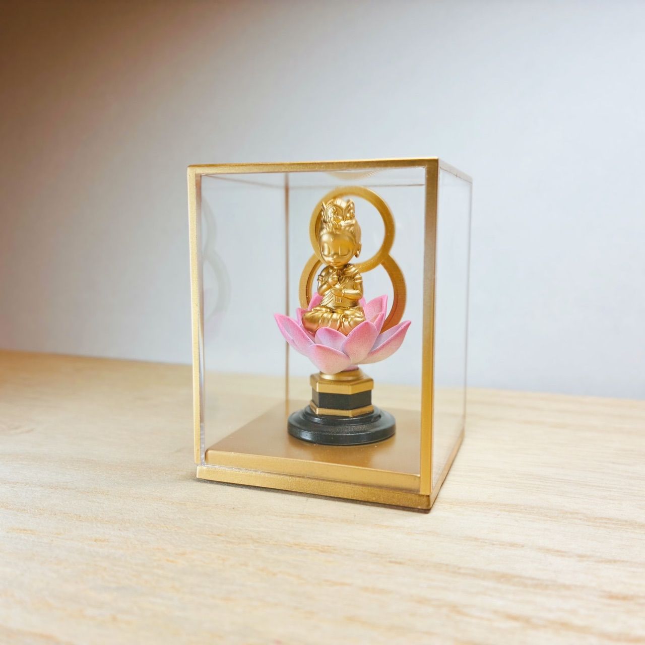 公式 【アクリル表札】白_ゴールド文字＊4辺45度面取り鏡面磨き＊1