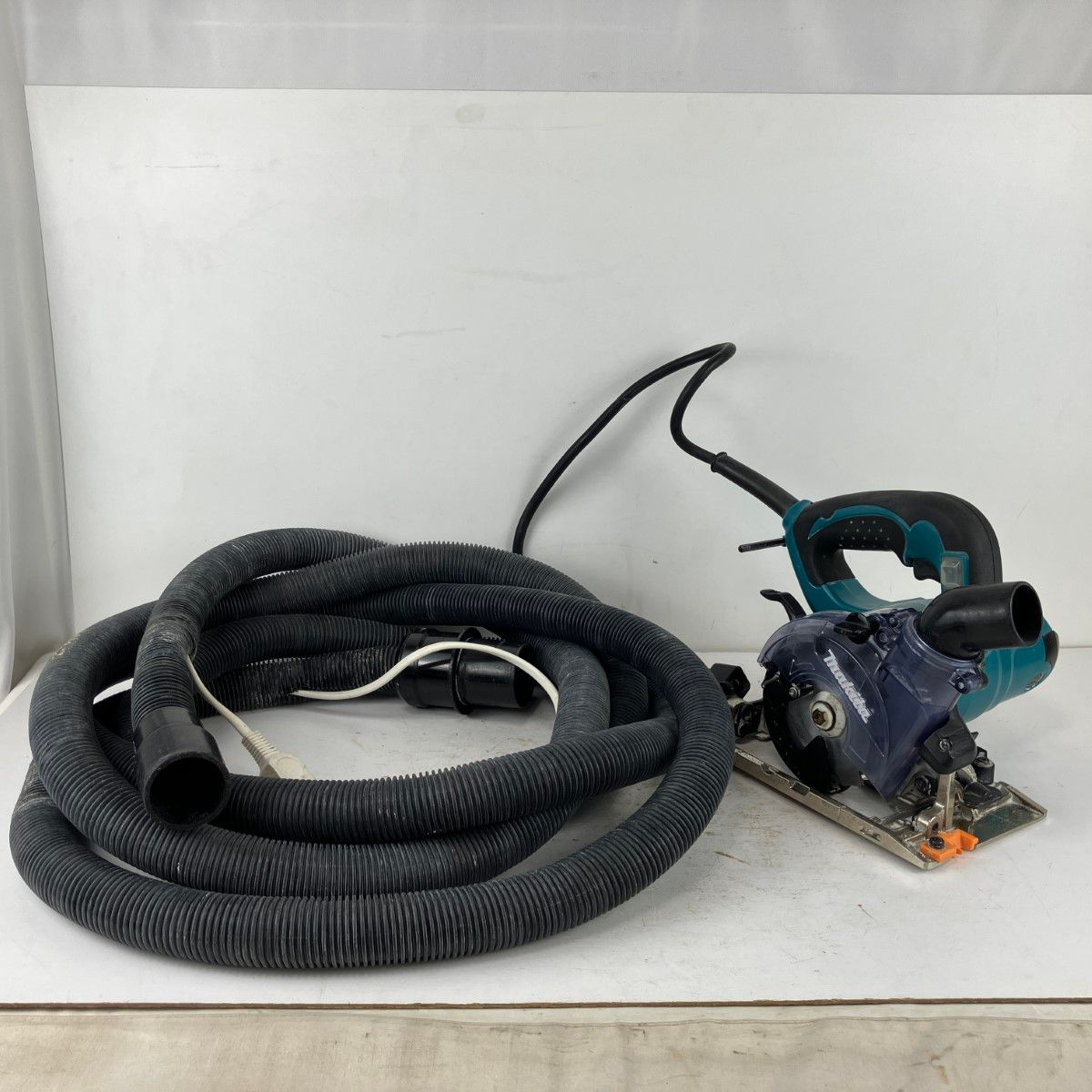 ЗЗMAKITA マキタ 100 v mm 防じん丸のこ ホース 延長コード付 ブルー