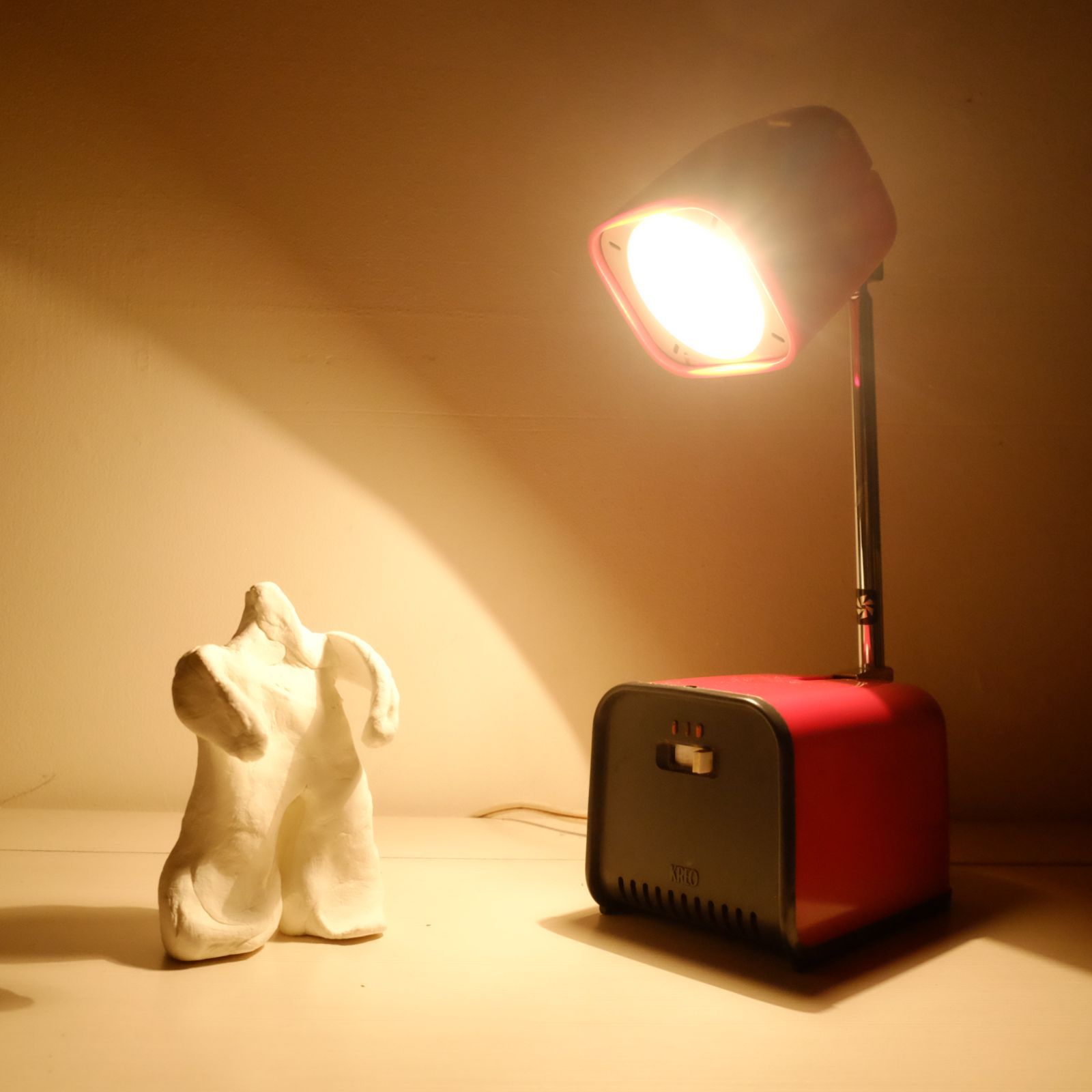 クレオライト ハイスコープ 折り畳み式スタンドライト レッド Kreo