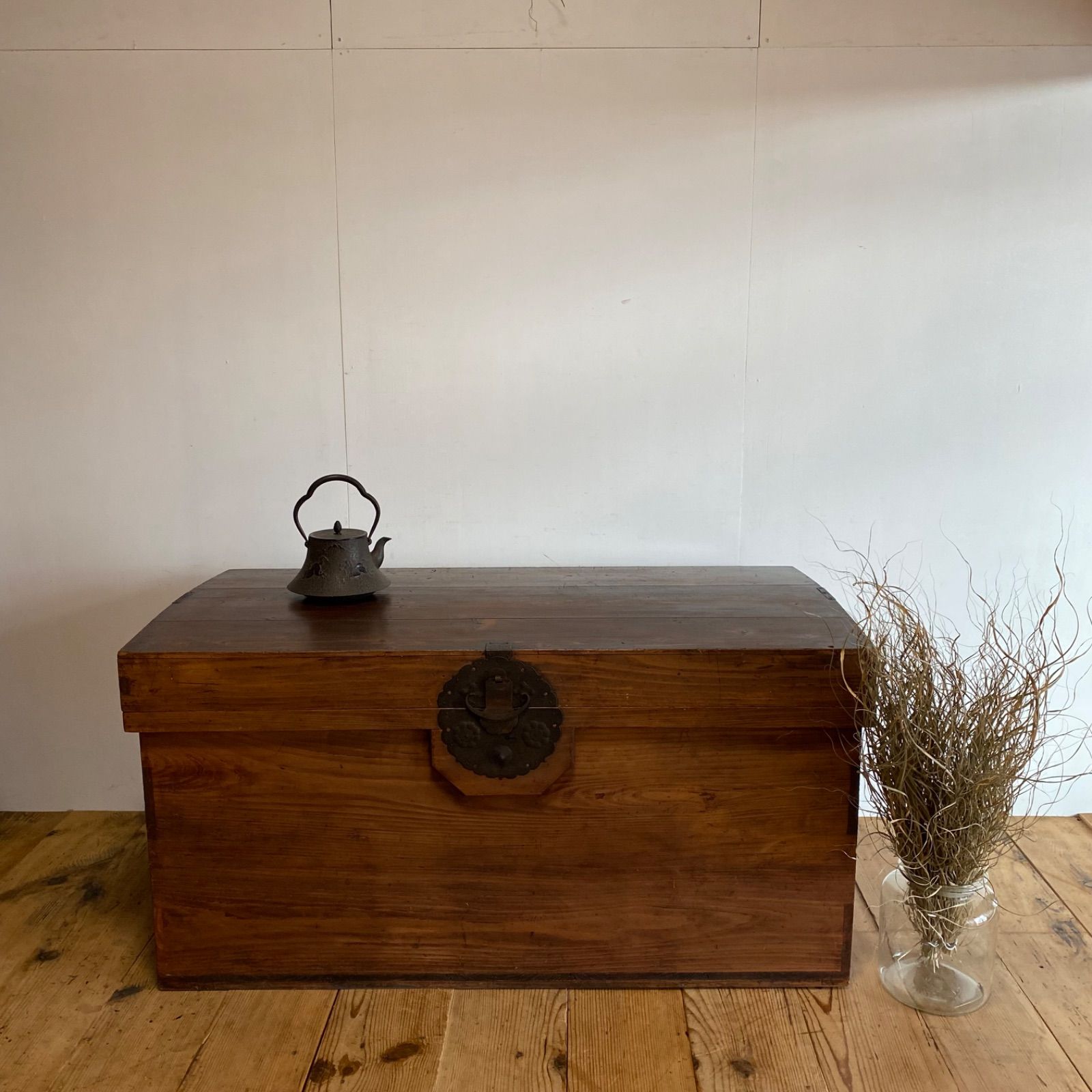 アンティーク 長持 衣装箱 収納 トランク 無垢材 古道具 y 318