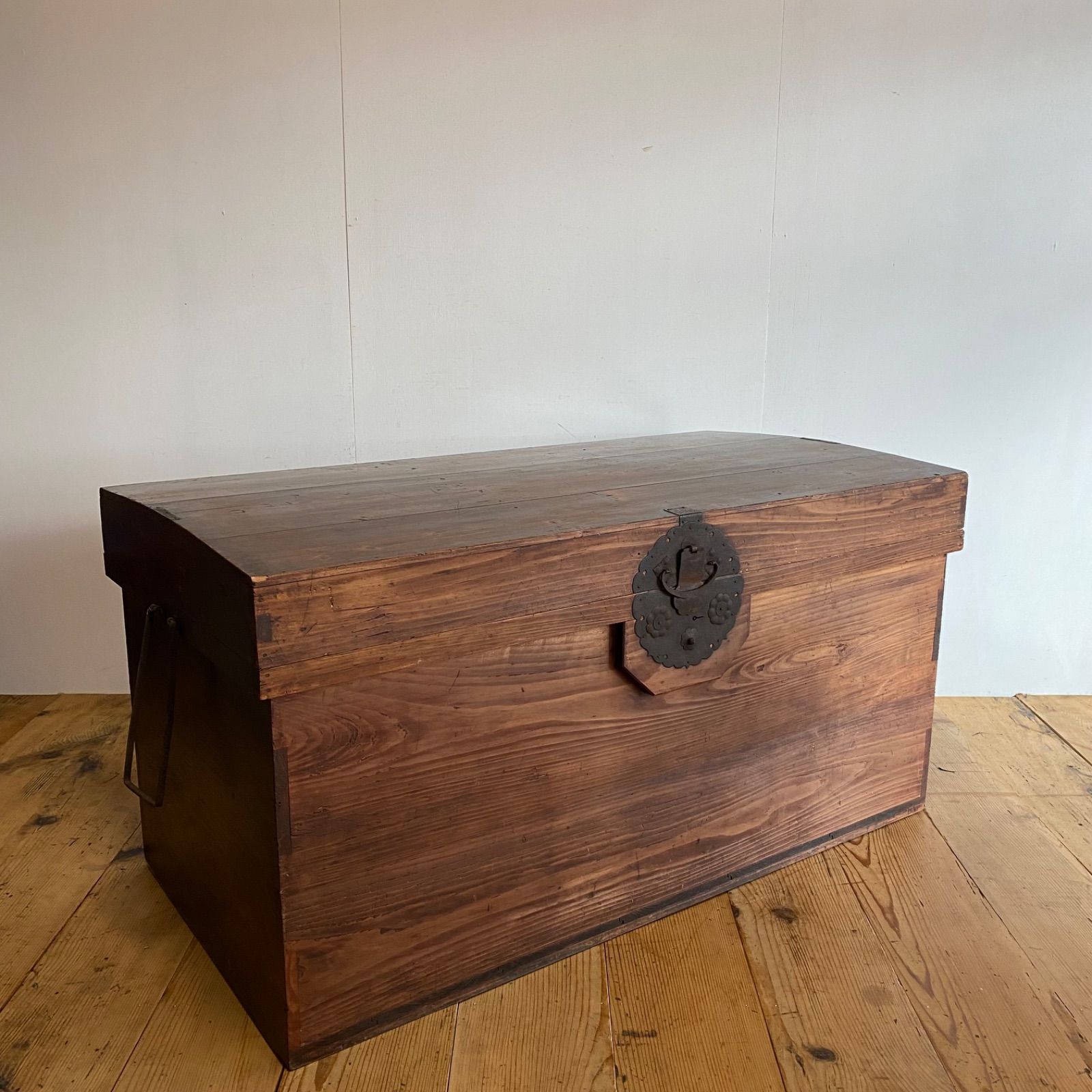 アンティーク 長持 衣装箱 収納 トランク 無垢材 古道具 y318 - メルカリ