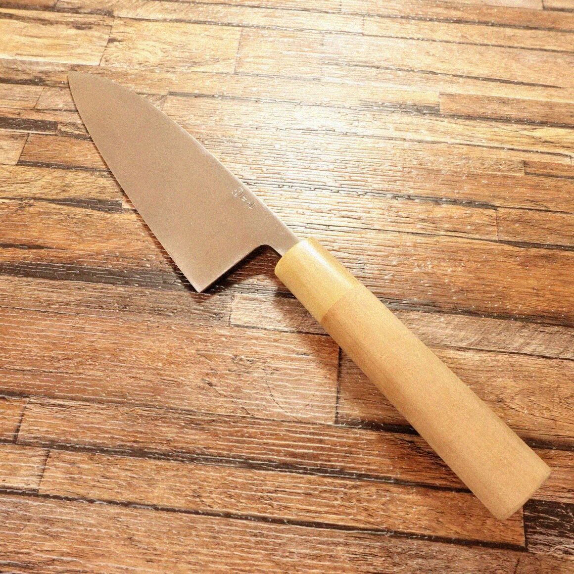 k*1様 【S44-6】有次 出刃包丁 和包丁 研ぎ済み 水牛柄 刃渡り約15c 正吉 出刃包丁 研ぎ済 水牛柄 心 鏡面仕上げ 155mm - メルカリ