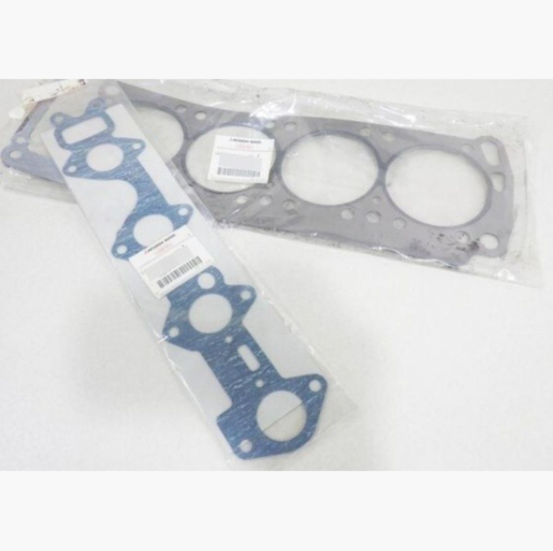 デボネアa33☆エンジン部品☆ガスケット色々☆ 画像確認必須 送料無料☆新品☆ 三菱純正 MITSUBISHI デボネア A33 シリンダー