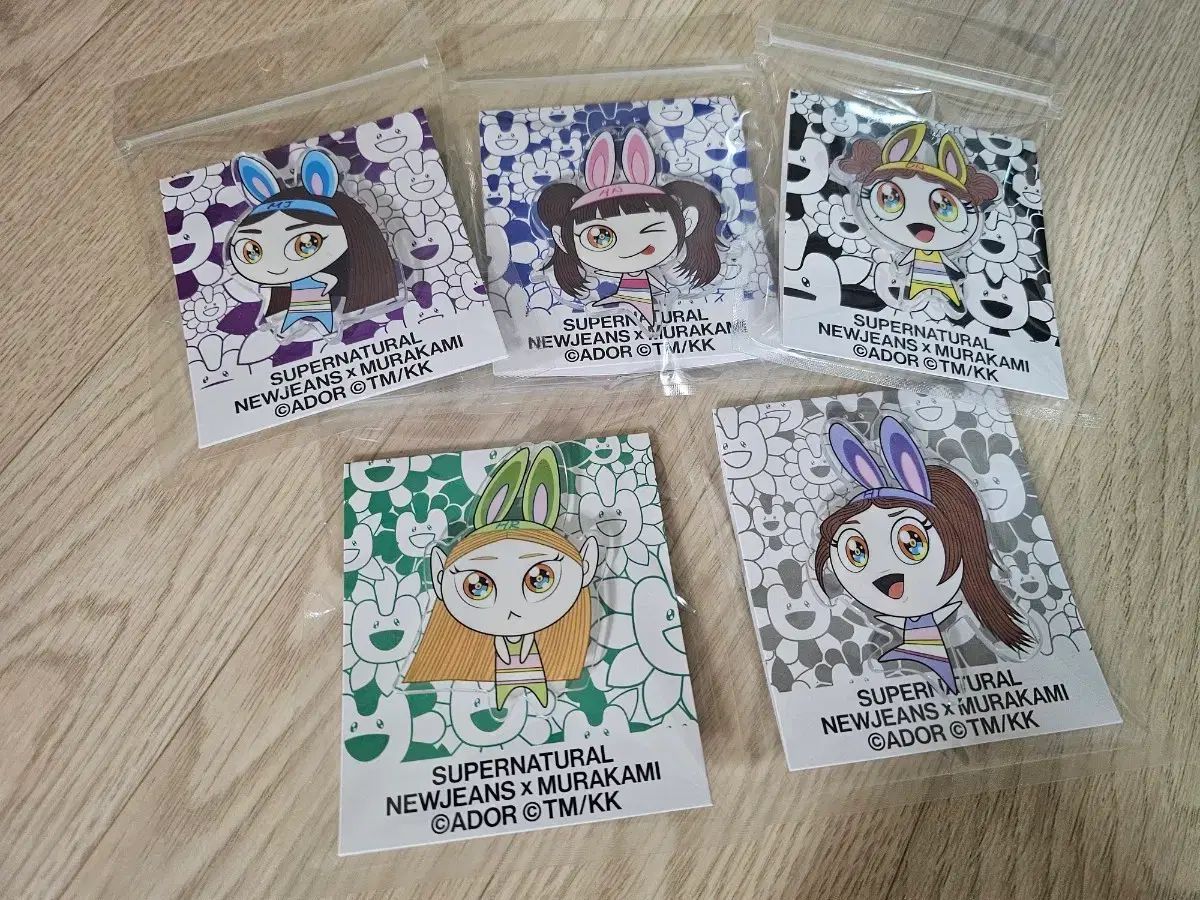 まとめ NewJeans ニュージーンズ ニュジ 村上 グリップトック スマホグリップ ヘリン ハニ HANNI ヘイン HYEIN ミンジ MINJI ダニエル DANIELLE フラワー キーホルダー