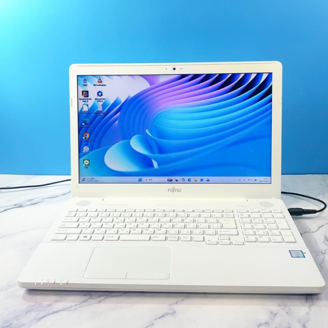 Corei7・16GB・SSD・DVDマルチ・Windows11・ホワイトノートパソコン