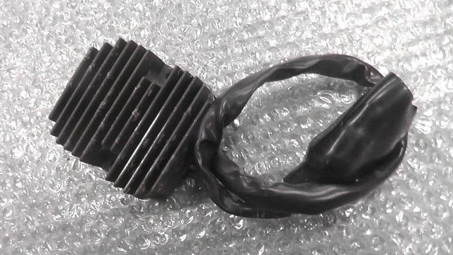 シャドウスラッシャー400 NC40-1720xxx の レギュレター:#1764211679